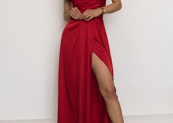 Odkryj elegancję – czerwona sukienka satynowa